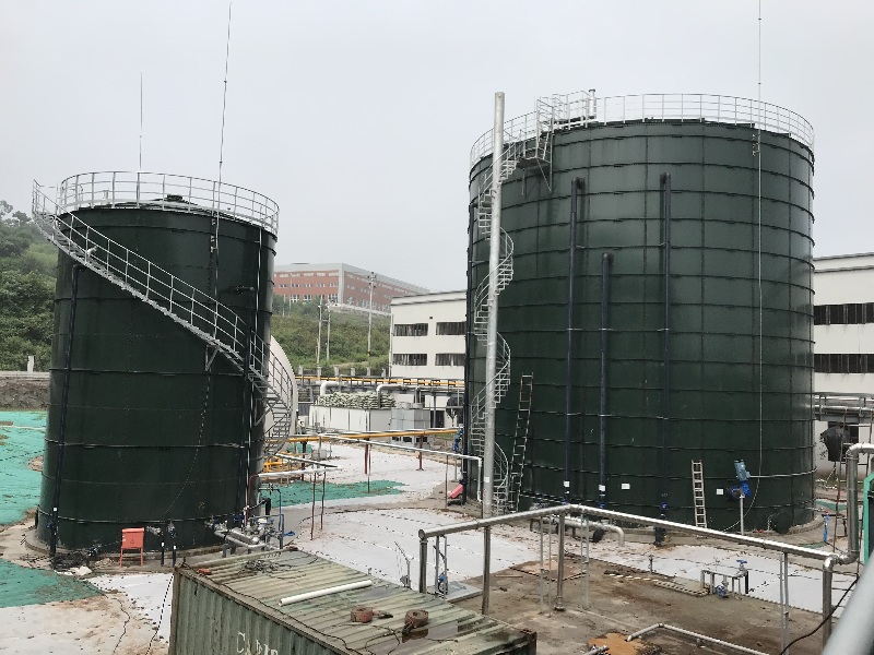 Enamel assembled tank